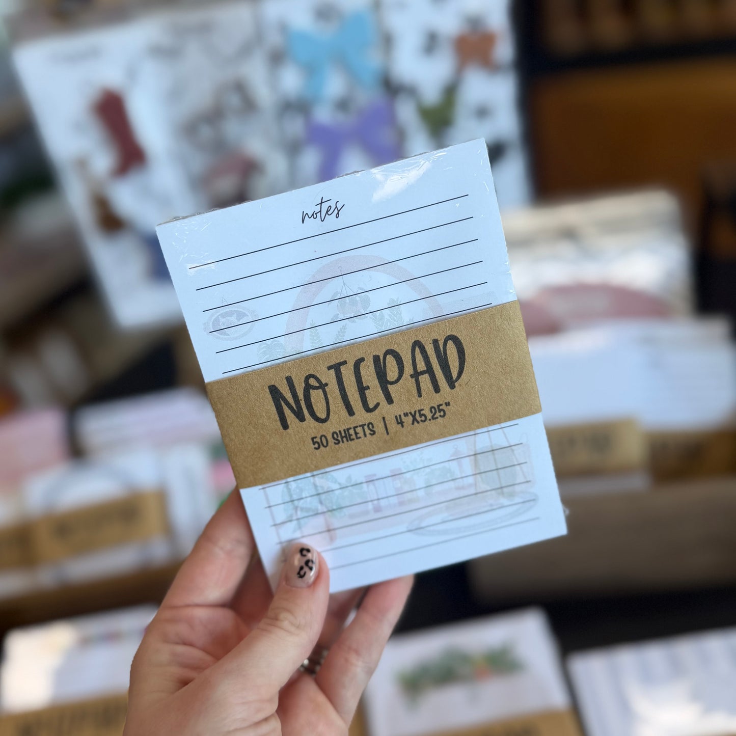 Cozy Booksehlf - Notepad