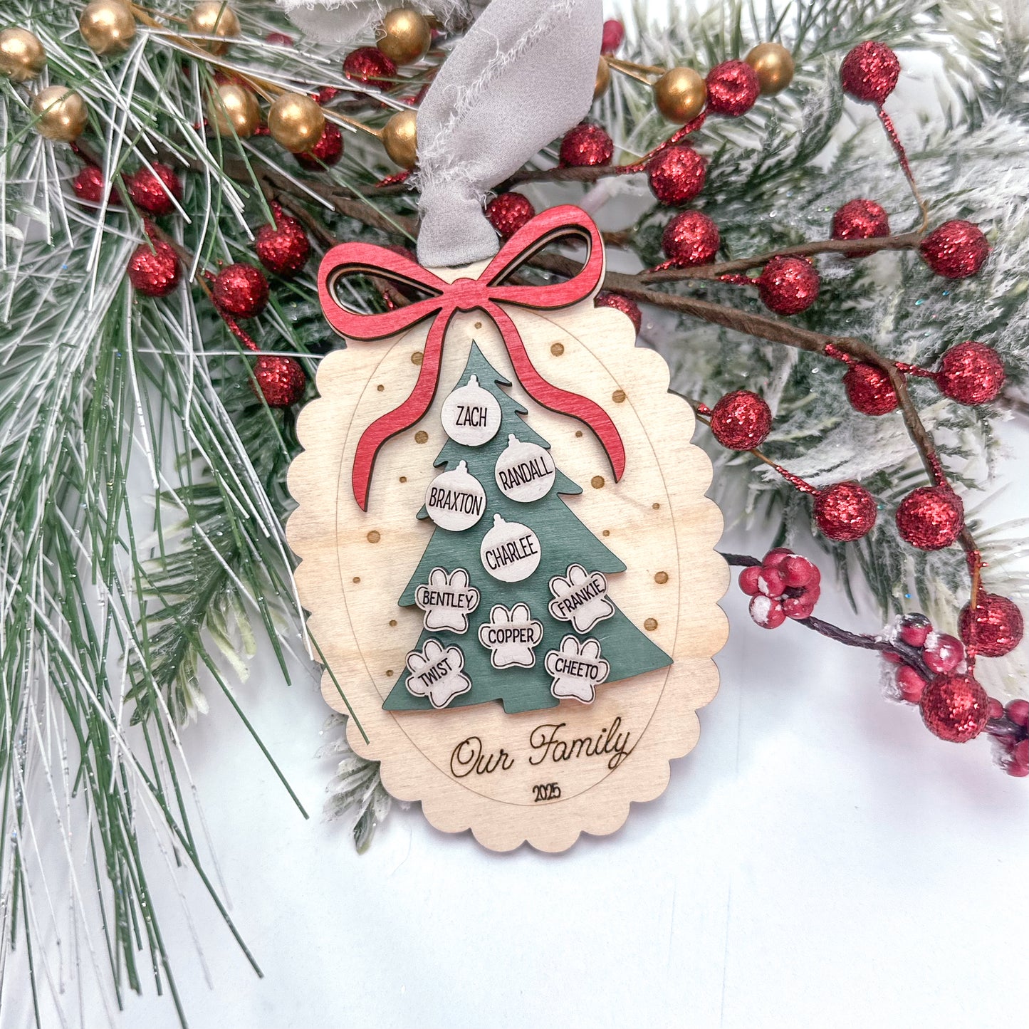 Scalloped Frame Family Ornament