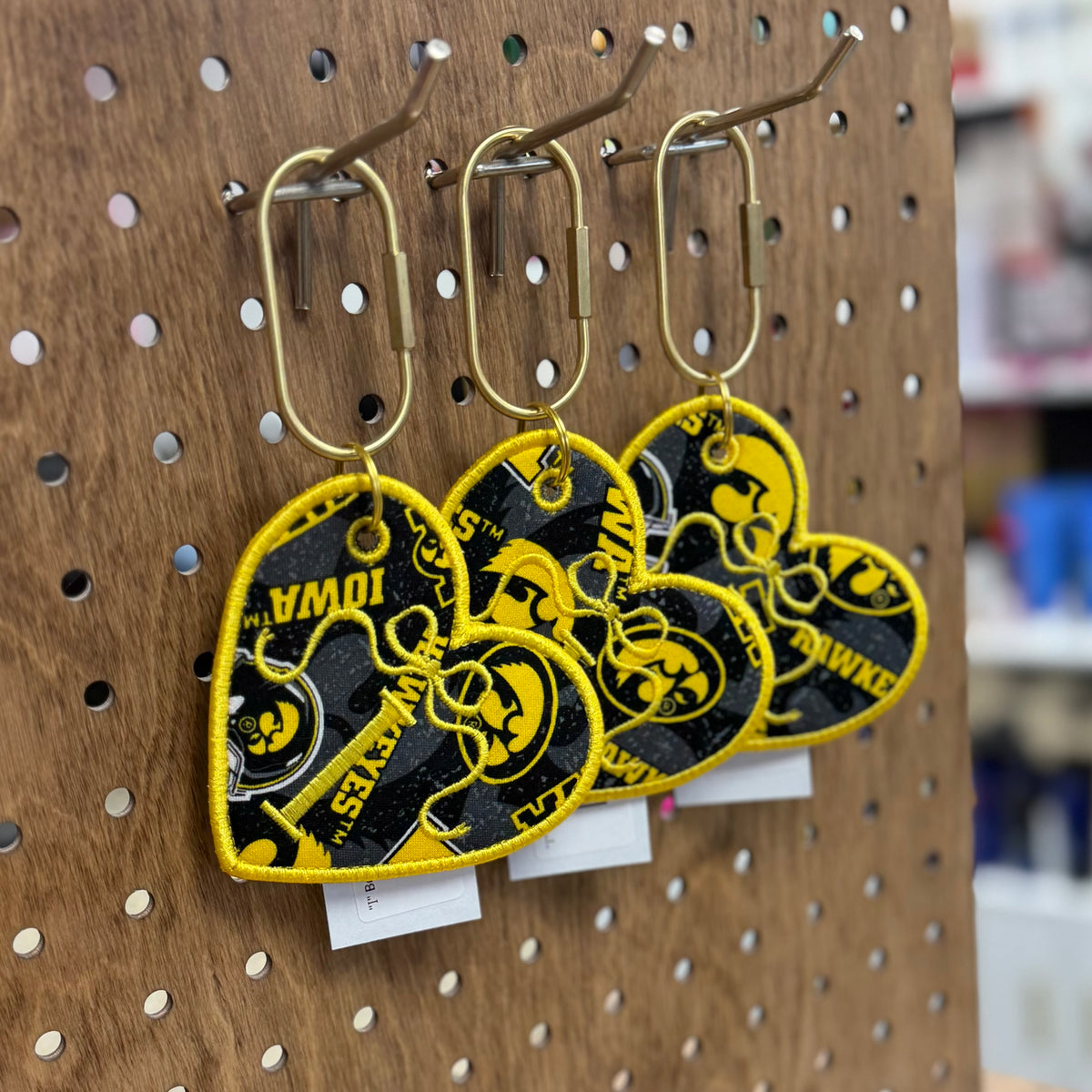 "I" Bow - Embroidered Bag Tag