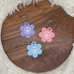 Heart Eyes - Smiley Face Daisy Keychain